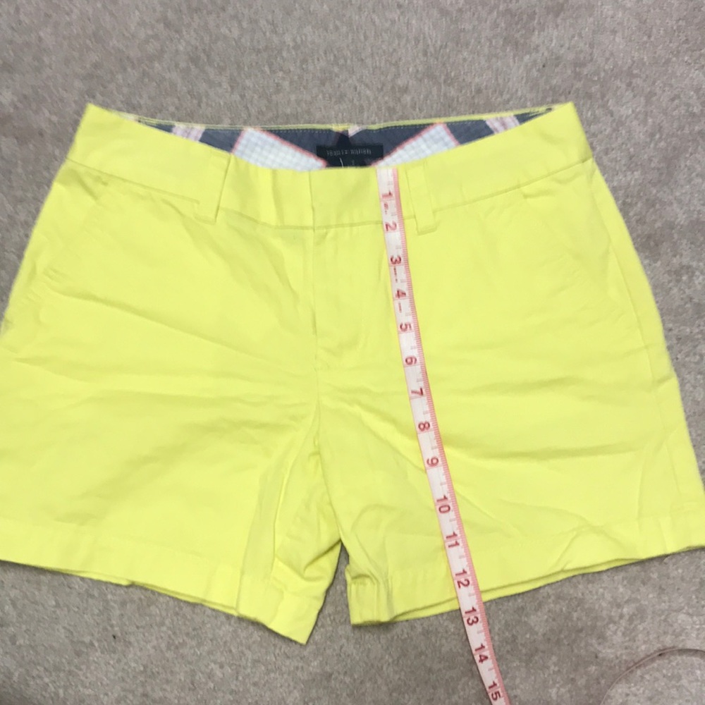 Tommy Hilfiger Shorts. Size 2.